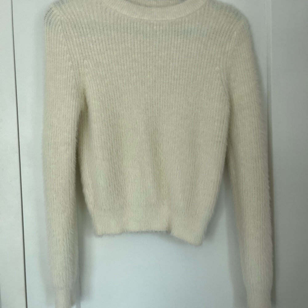 Chic Cream Women's Crew Neck Sweater